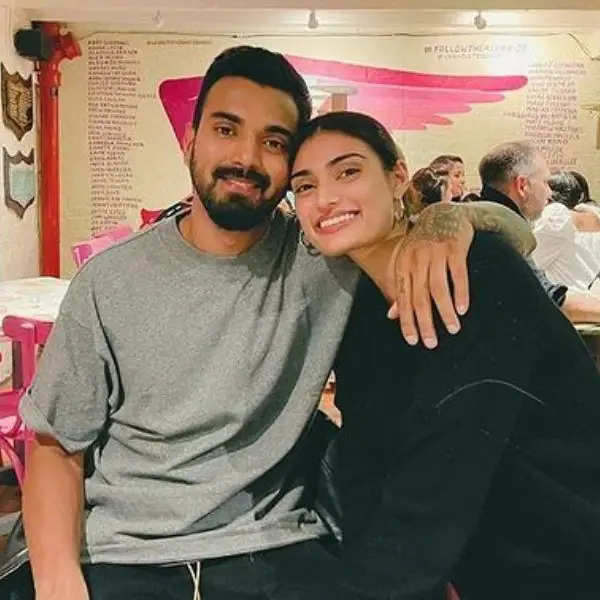 Athiya Shetty Shares Romantic New Picture With Kl Rahul