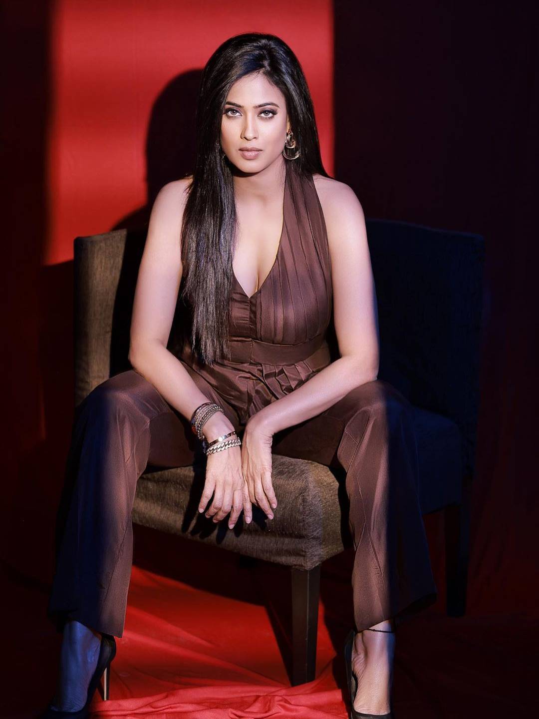 At the age of 42, fans were impressed by Shweta Tiwari's cool look