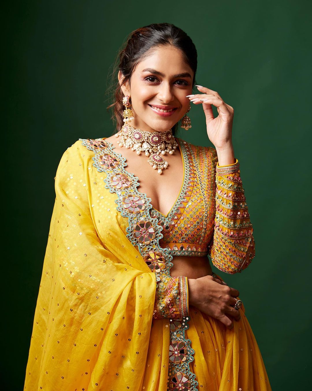 Mrunal Thakur's gorgeous ethnic look