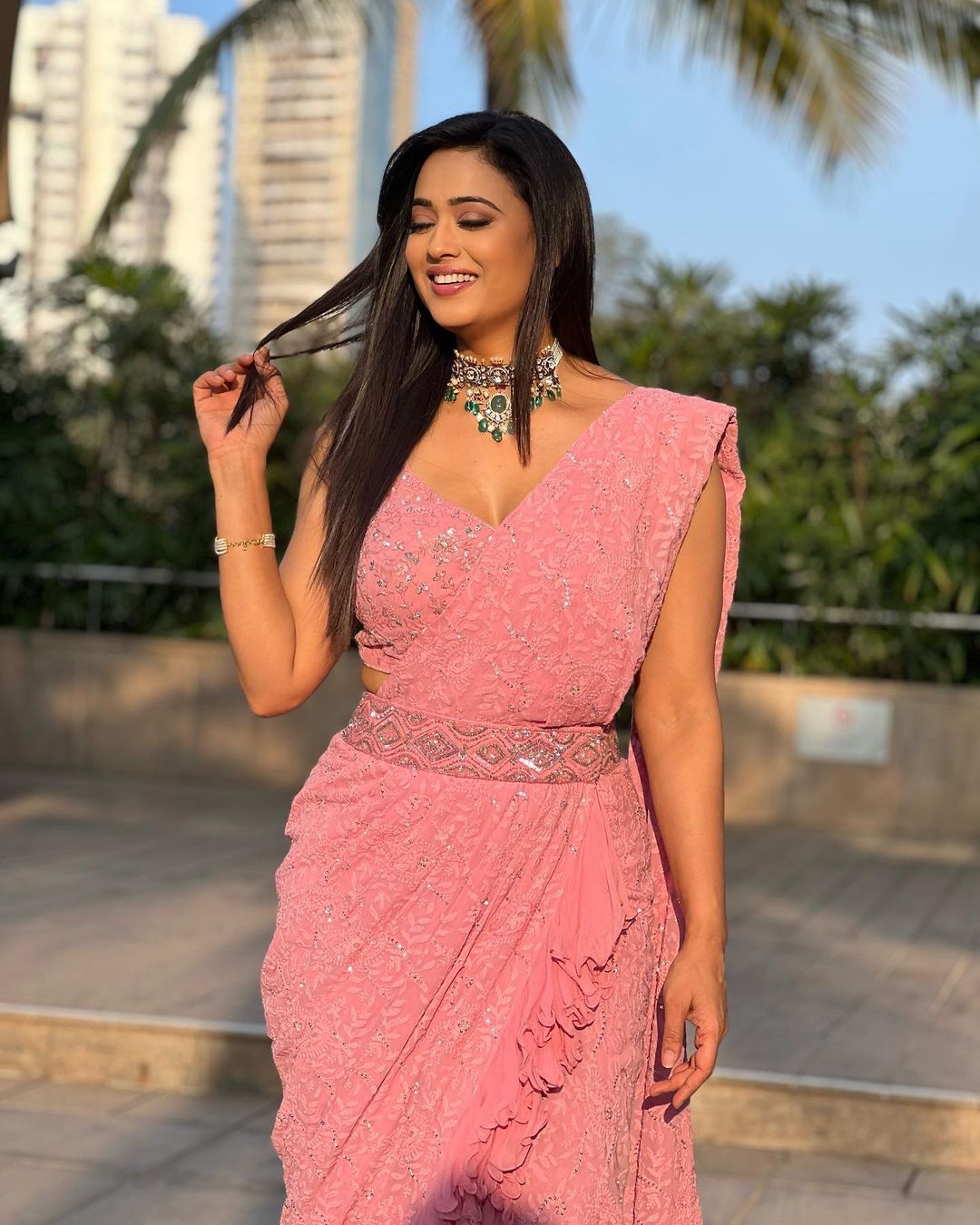 Shweta Tiwari's stunning looks in pink saree