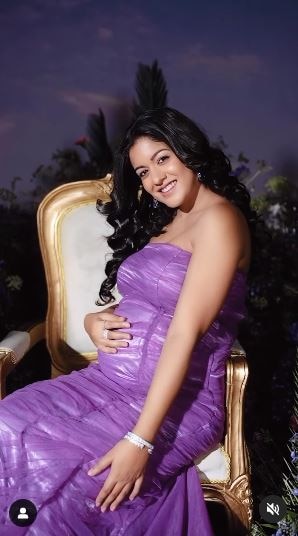  अजय देवगन की 'ऑनस्क्रीन बेटी' ने फ्लॉन्ट किया बेबी बंप, शादी के 6 साल बाद बनेंगी मां 